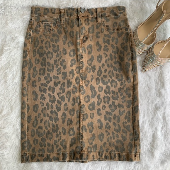 BLANK NYC DENIM SKIRT - Picture 2 of 12